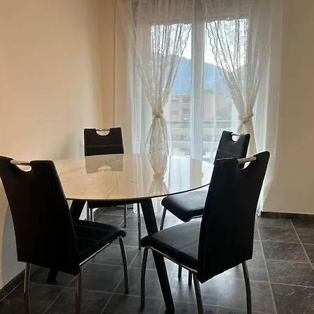 Melide Lake Apartment メリデ